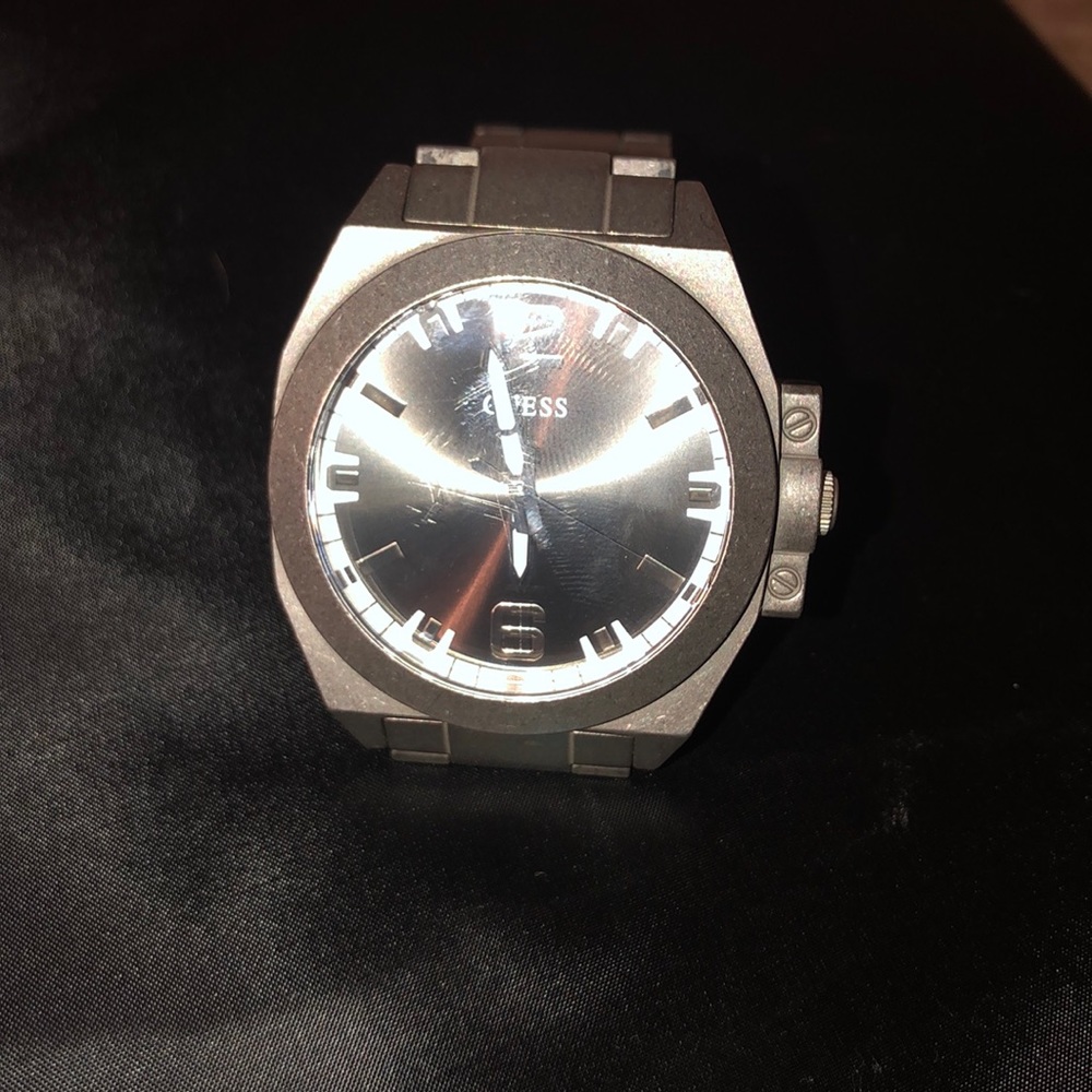 Silver guess watch!
